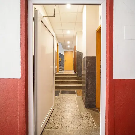 No10 ,cozy In Διαμέρισμα Μπρατισλάβα